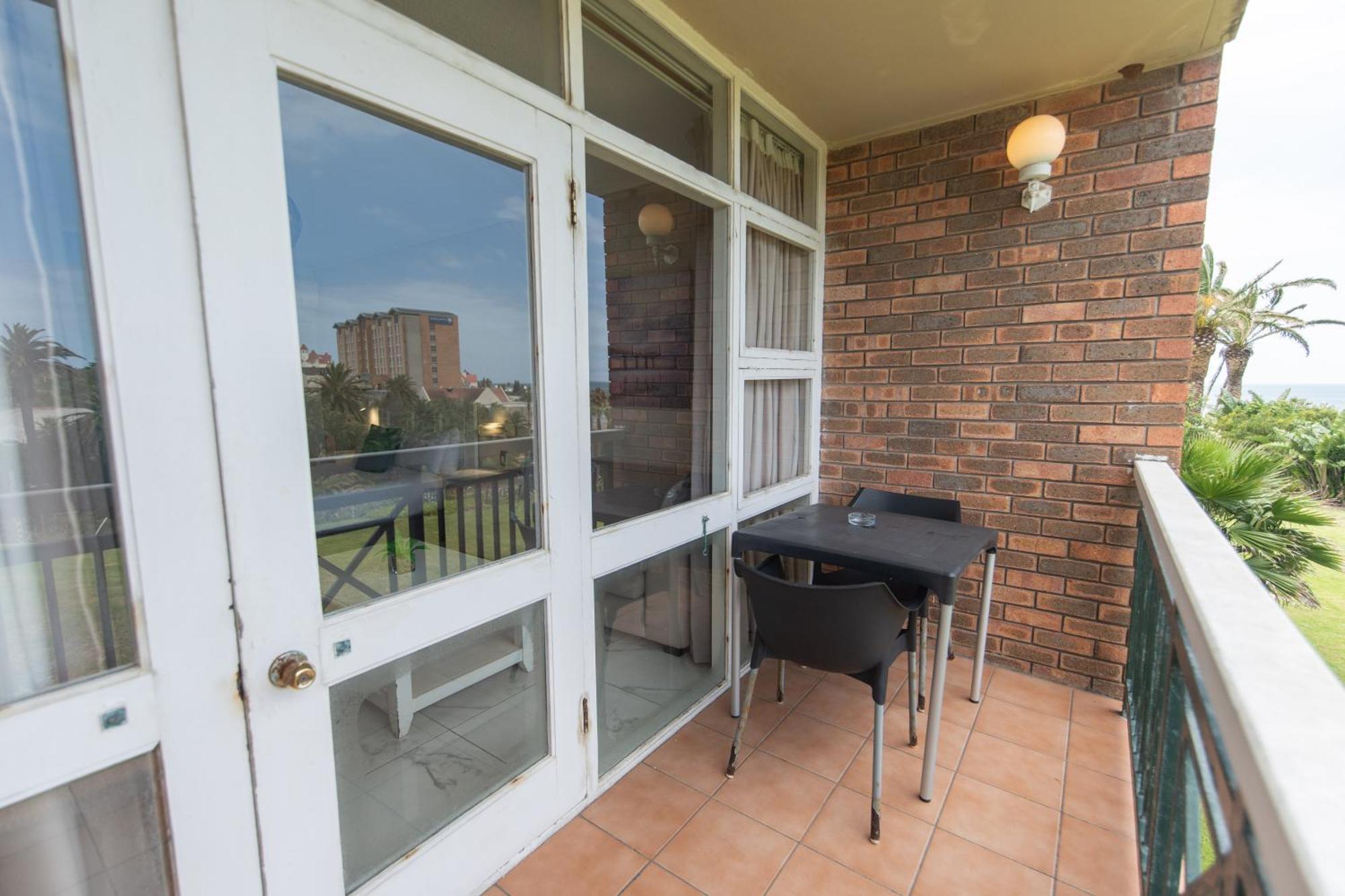 Apartment 157 Brookes Hill Near The *